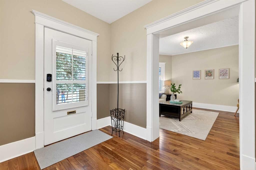 3235 6 Street SW, Calgary — photo 3 of 49