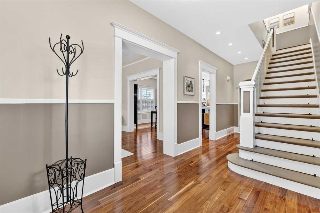 3235 6 Street SW, Calgary — photo 4 of 49