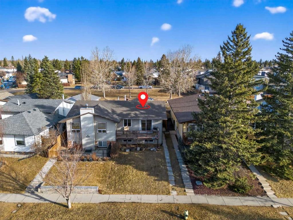 3627 Cedarille Drive SW, Calgary — photo 3 of 32