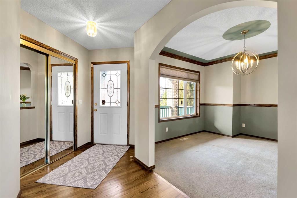 271 Edgebrook Park NW, Calgary — photo 3 of 44