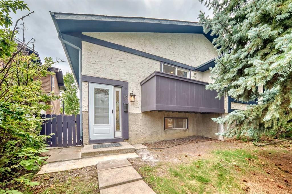81 Bearberry Close NW, Calgary — main listing photo