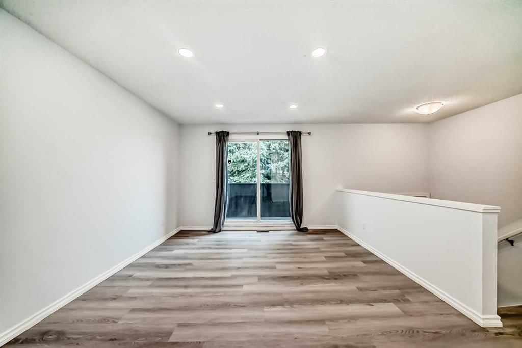 81 Bearberry Close NW, Calgary — photo 5 of 40