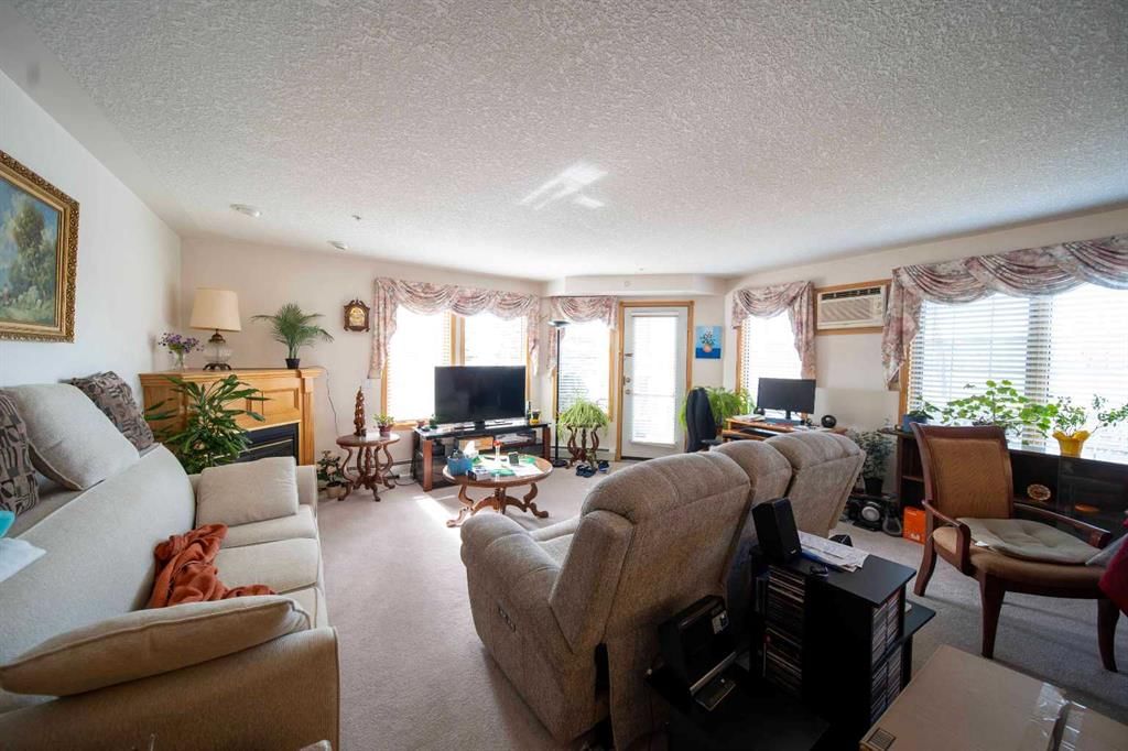 128, 6868 Sierra Morena Boulevard SW, Calgary — photo 4 of 31
