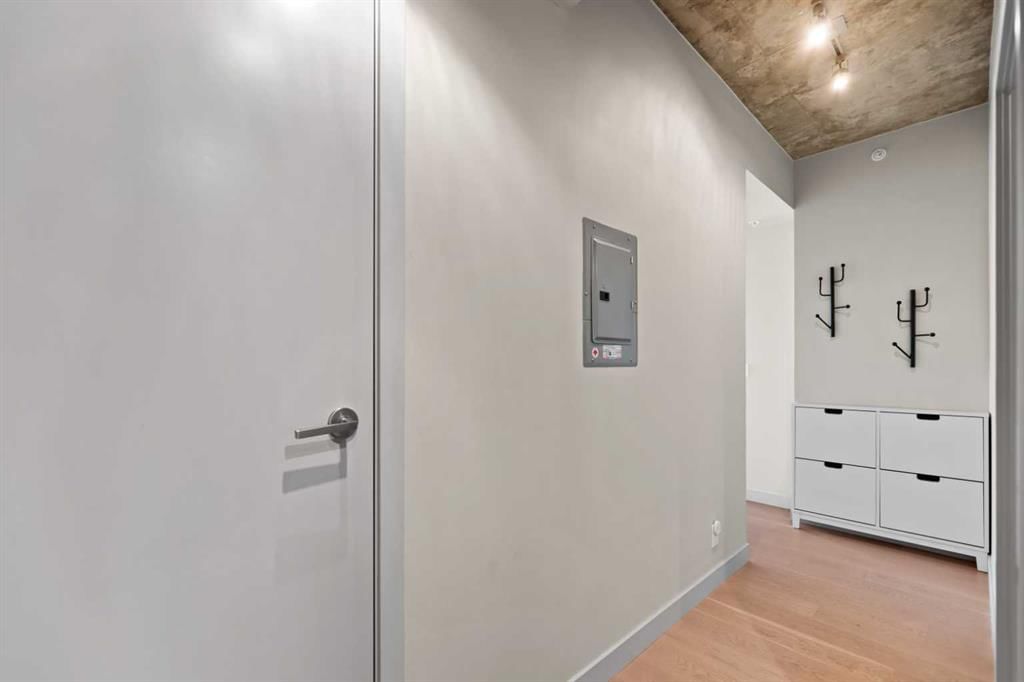 2806, 1010 6 Street SW, Calgary — photo 4 of 35