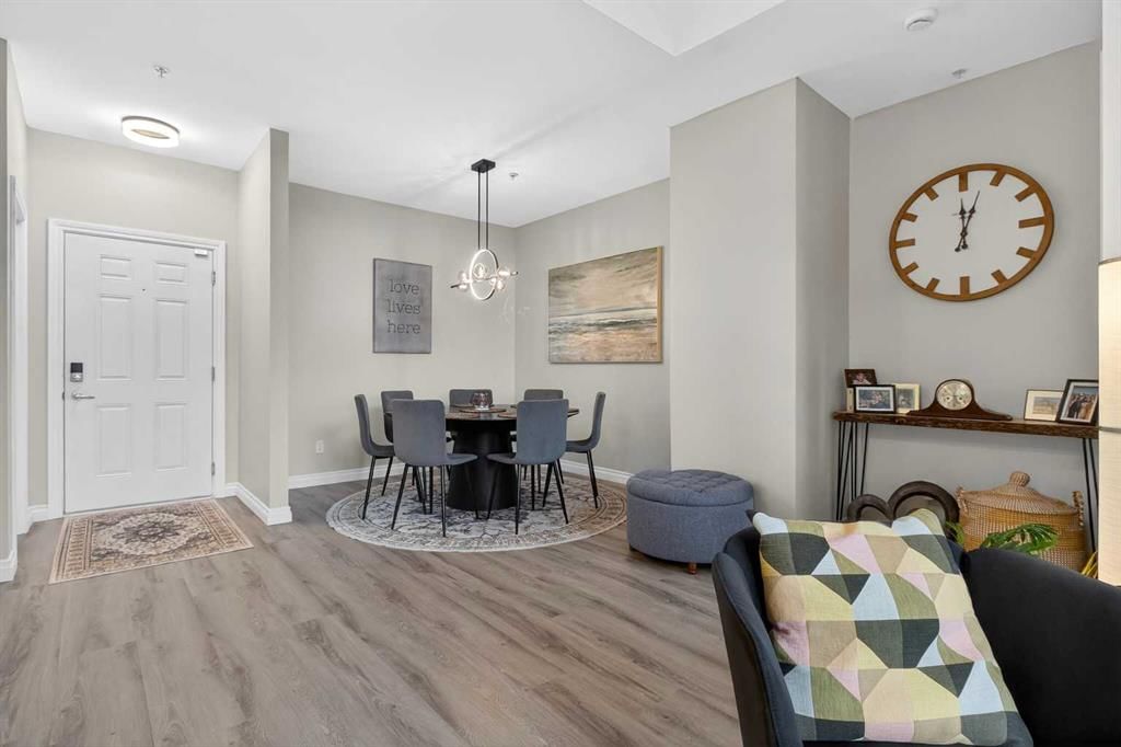 305, 11170 30 Street SW, Calgary — photo 4 of 35