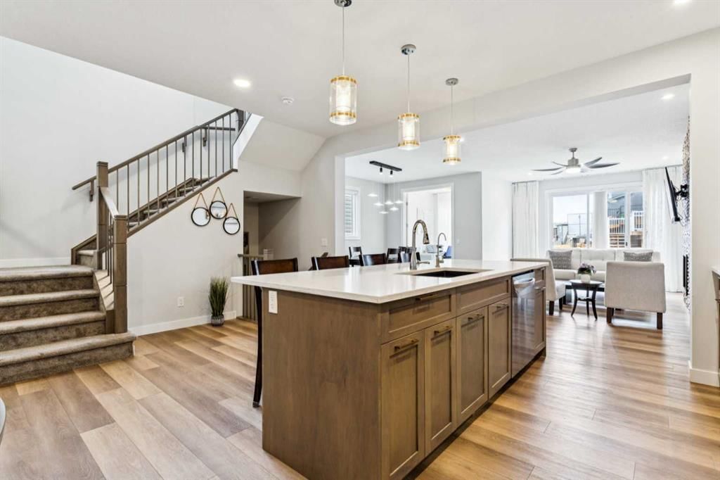 411 Rowley Way NW, Calgary — photo 4 of 50