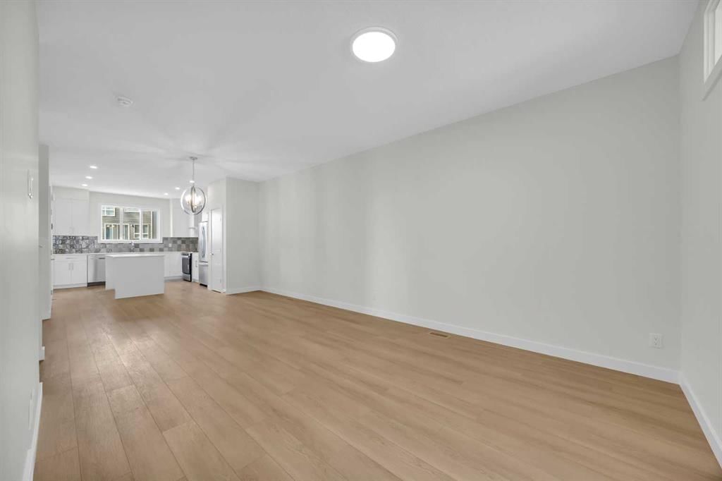 619 Homestead Drive NE, Calgary — photo 4 of 43