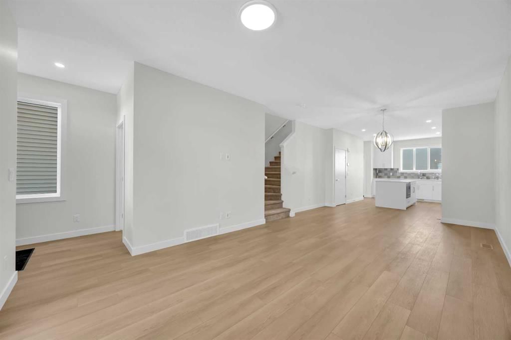 619 Homestead Drive NE, Calgary — photo 5 of 43