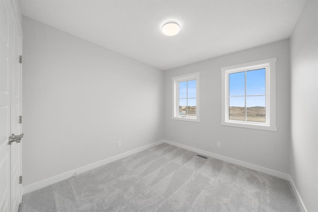 37 Sora Gate SE, Calgary — photo 5 of 11