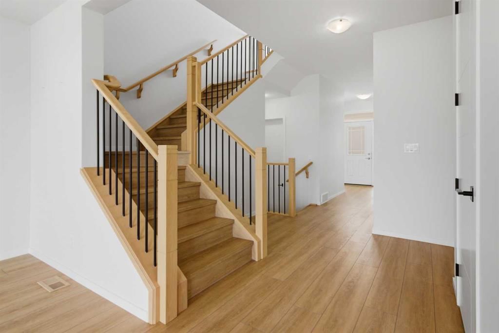 119 Carrington Circle NW, Calgary — photo 3 of 41