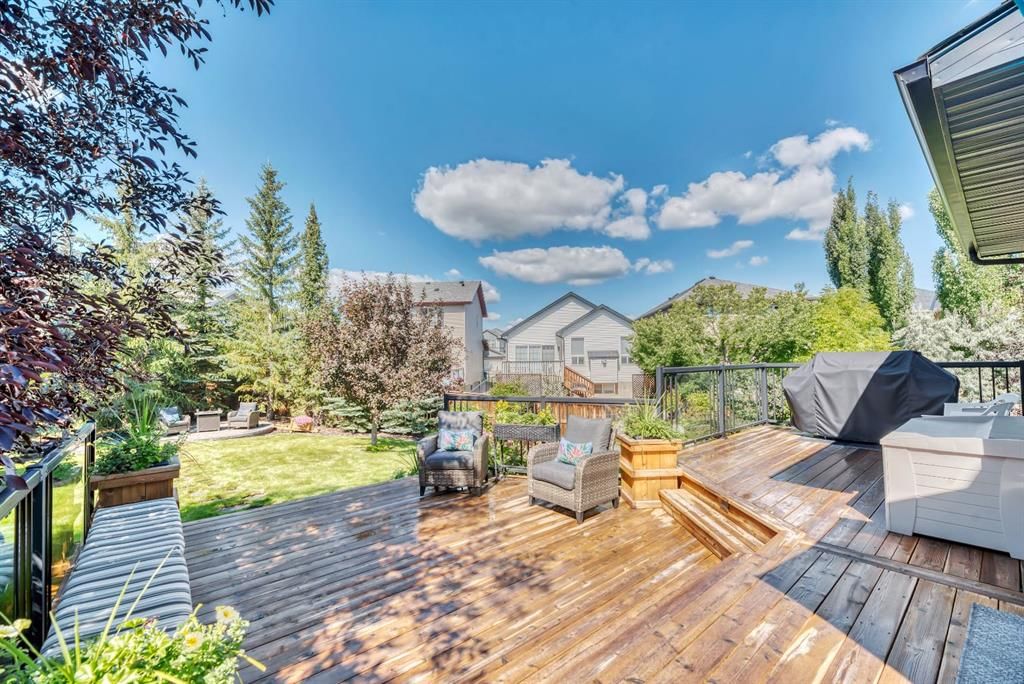 32 Everhollow Crescent SW, Calgary — photo 4 of 50