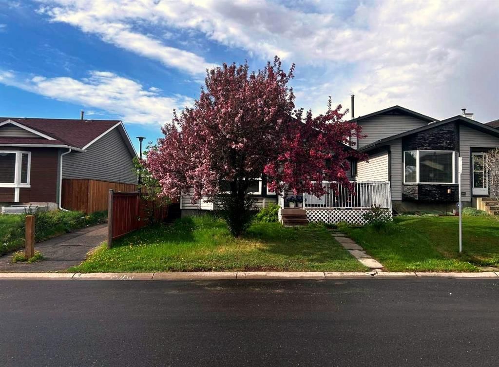 127 Whitehaven Road NE, Calgary — main listing photo