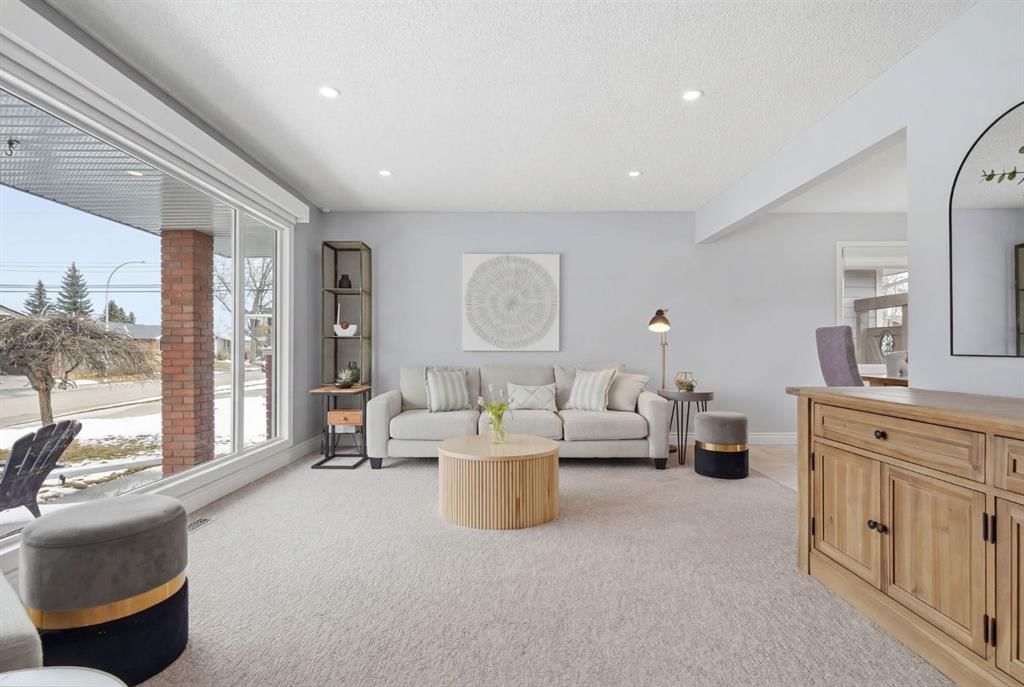 863 Lake Lucerne Drive SE, Calgary — photo 5 of 50