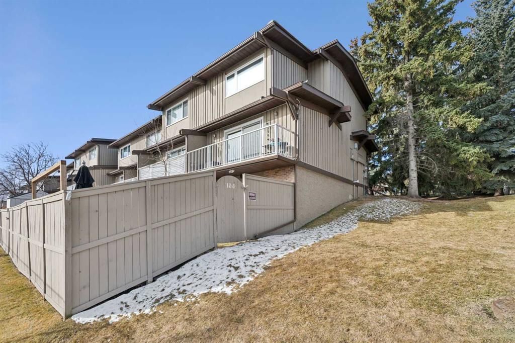 104, 1055 72 Avenue NW, Calgary — main listing photo