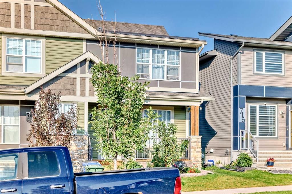 720 Livingston Hill NE, Calgary — photo 3 of 39