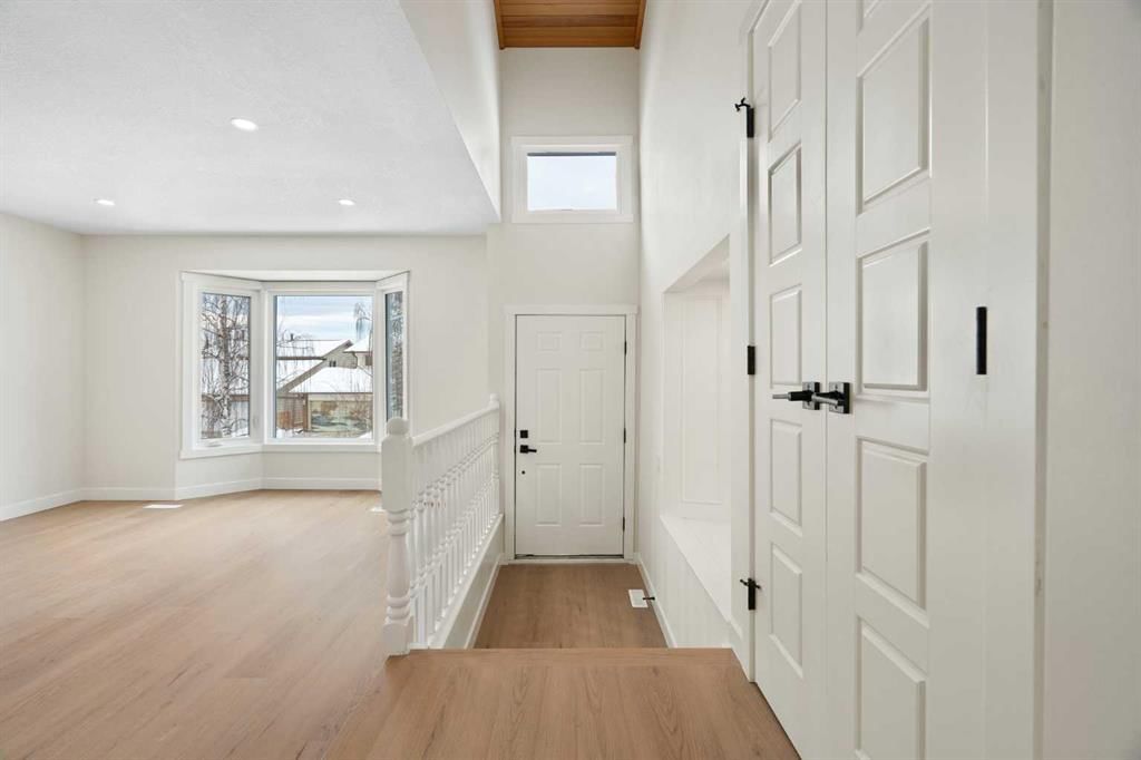 24 Hawkwood Crescent NW, Calgary — photo 3 of 50