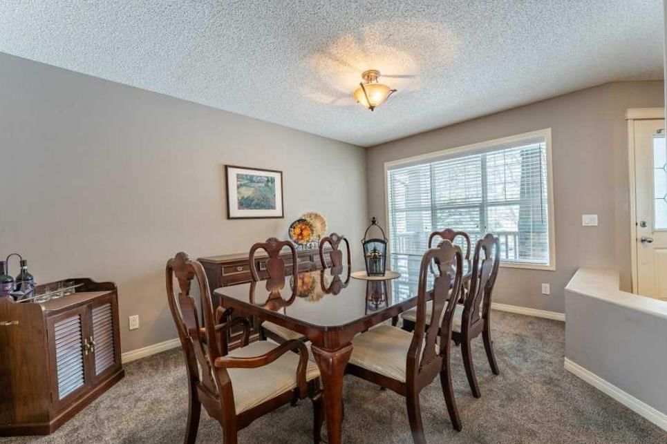 62 Springbluff Boulevard SW, Calgary — photo 5 of 50