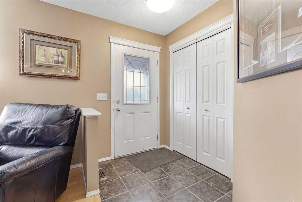 39 Copperfield Terrace SE, Calgary — photo 3 of 27