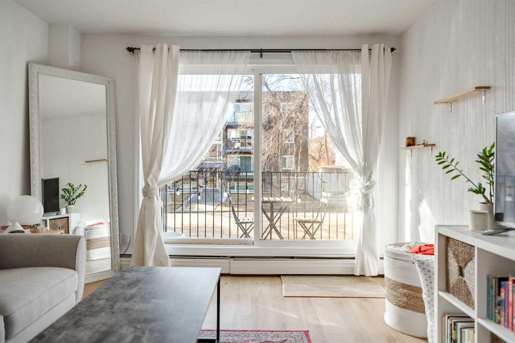202, 340 4 Avenue NE, Calgary — main listing photo