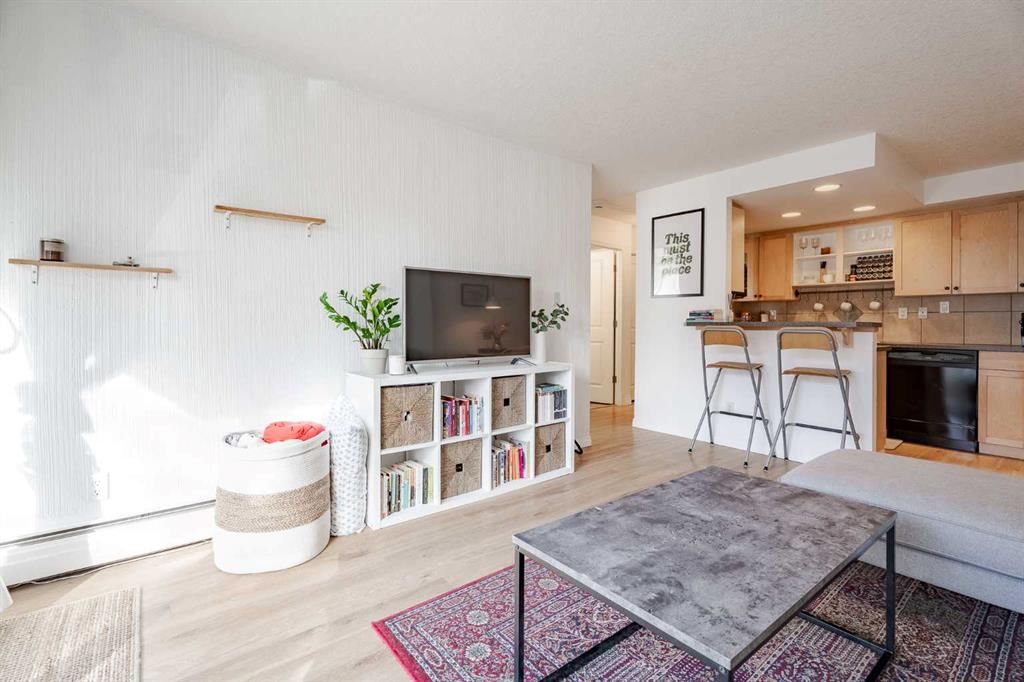 202, 340 4 Avenue NE, Calgary — photo 3 of 19