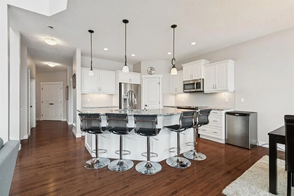 248 Copperpond Circle SE, Calgary — photo 5 of 42