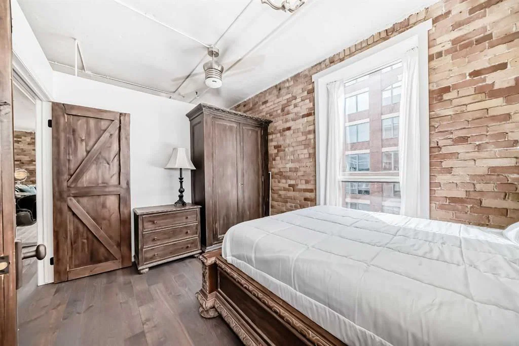 402, 240 11 Avenue SW, Calgary — main listing photo