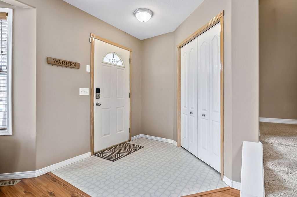 27 Chaparral Ridge Way SE, Calgary — photo 2 of 27