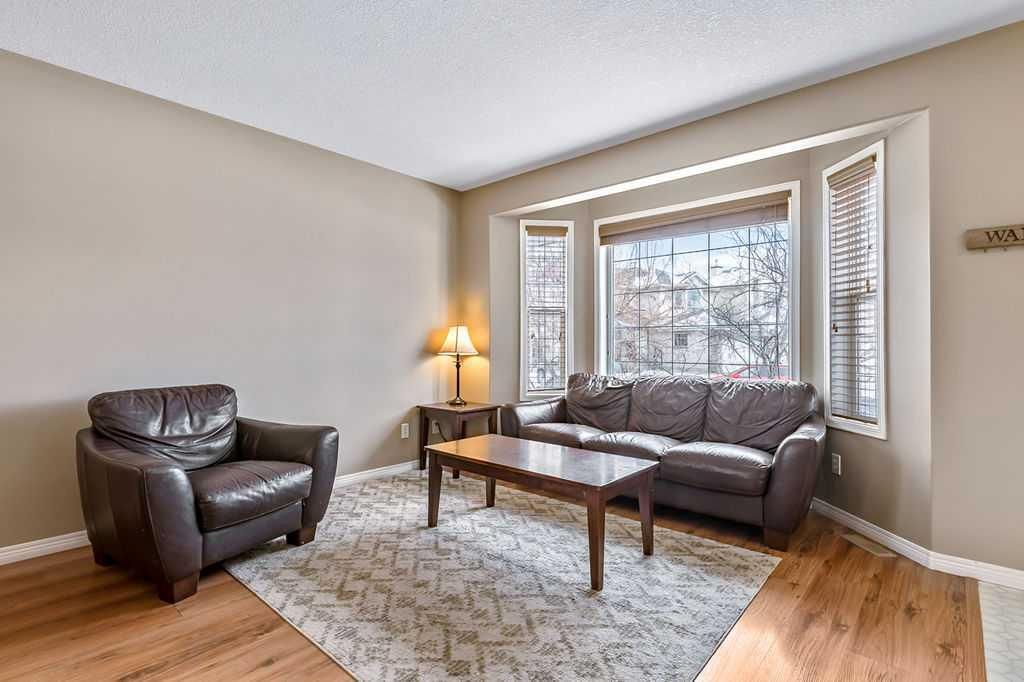 27 Chaparral Ridge Way SE, Calgary — photo 4 of 27