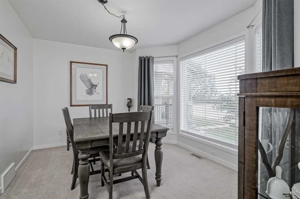 52 Autumn Court SE, Calgary — photo 4 of 50