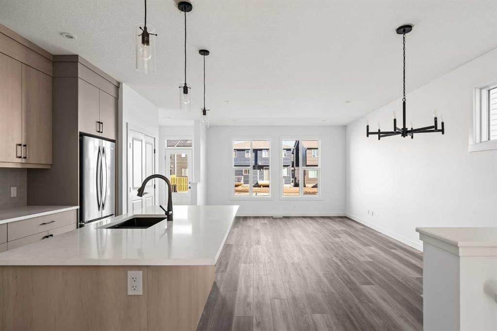 19848 44 Street SE, Calgary — photo 4 of 39