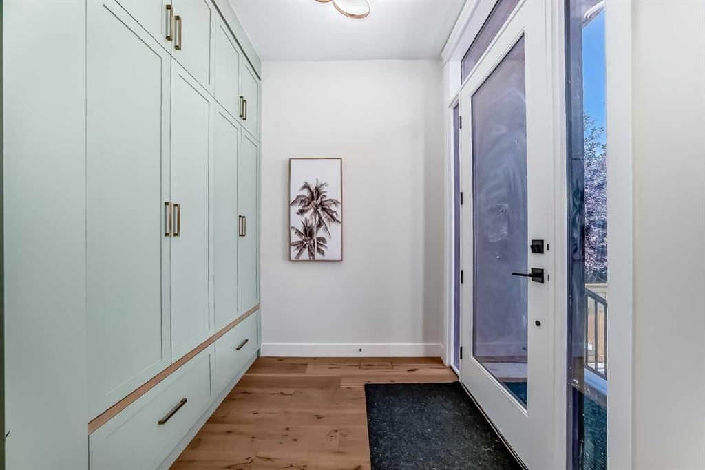2313 23 Avenue SW, Calgary — photo 3 of 50