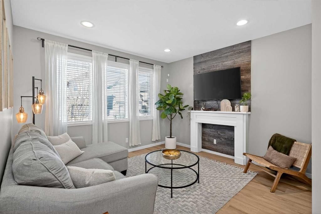 32 Marquis Green SE, Calgary — photo 4 of 45