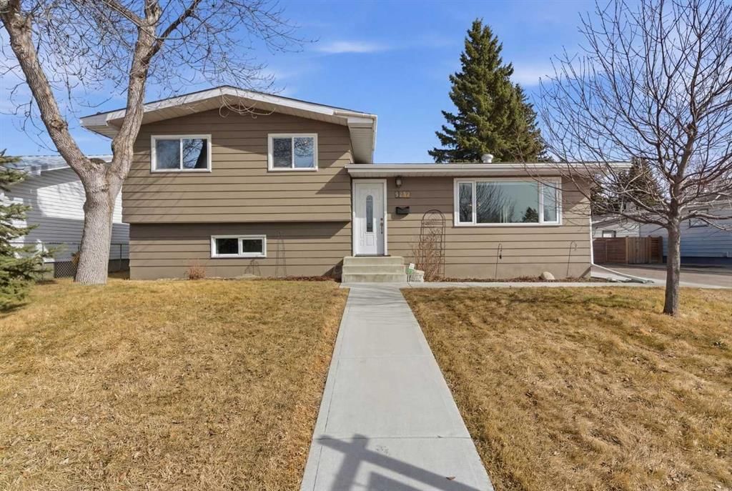 9852 Athens Road SE, Calgary — photo 2 of 47