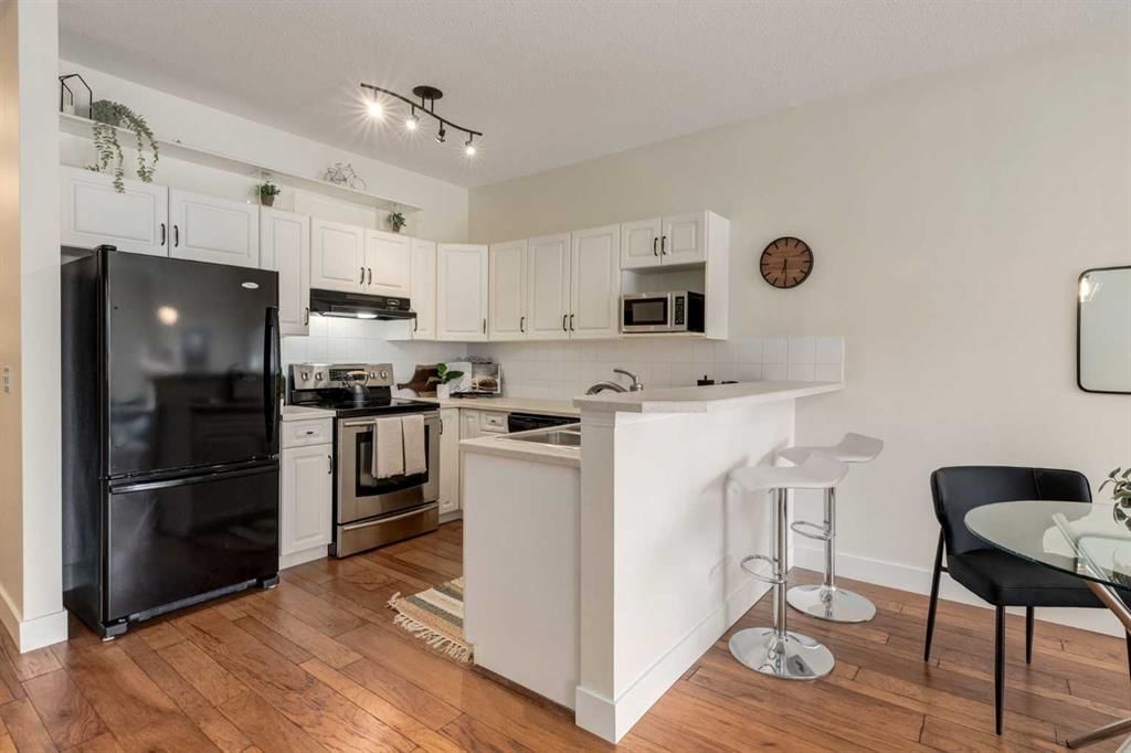 105, 2134 Kensington Road NW, Calgary — photo 3 of 36