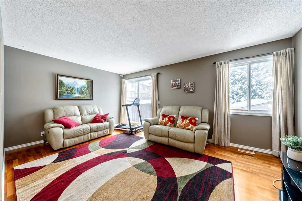 60, 115 Bergen Road NW, Calgary — photo 3 of 18