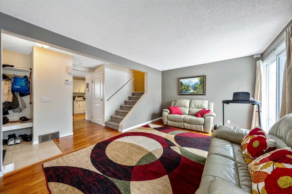 60, 115 Bergen Road NW, Calgary — photo 4 of 18