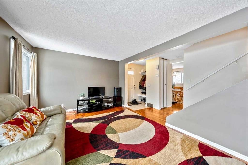60, 115 Bergen Road NW, Calgary — photo 5 of 18