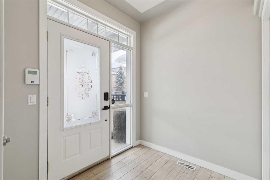 39 Sierra Morena Landing SW, Calgary — photo 2 of 42