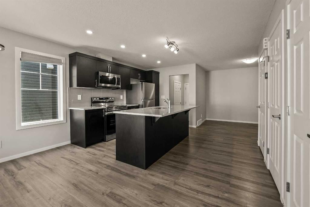 1383 148 Avenue NW, Calgary — photo 3 of 41