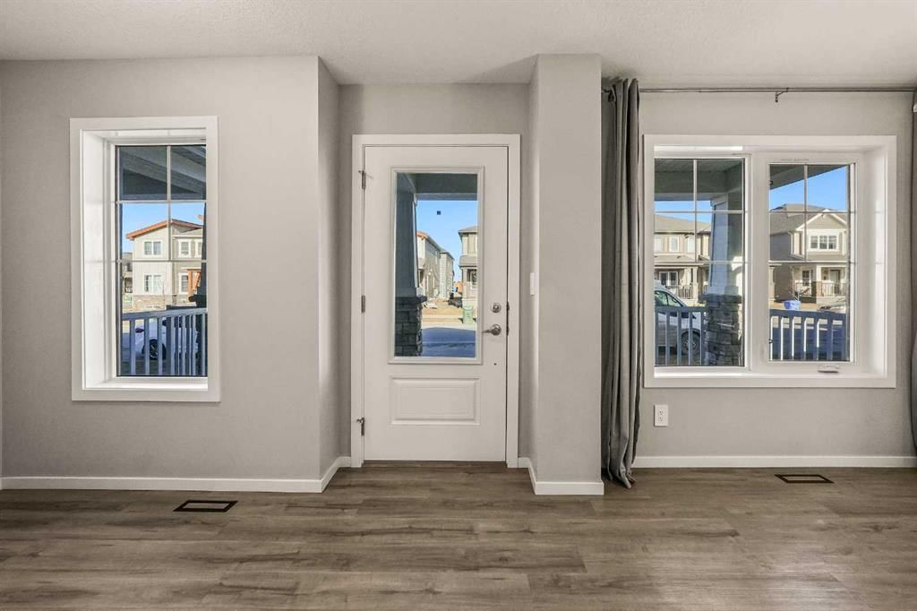 1383 148 Avenue NW, Calgary — photo 5 of 41