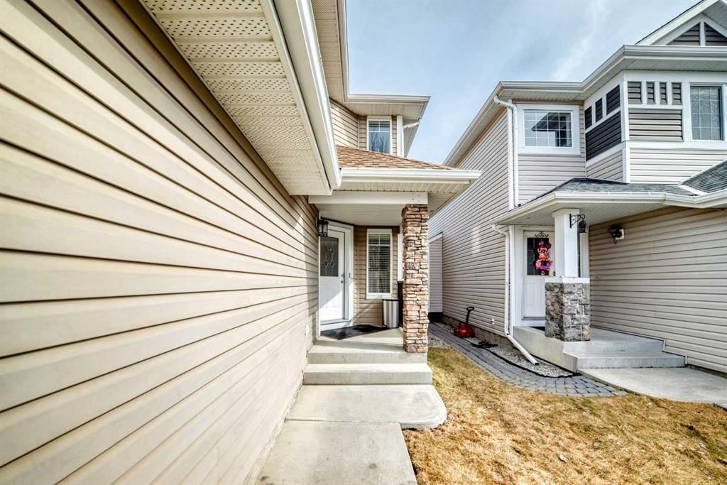 94 Cougar Plateau Way SW, Calgary — photo 3 of 49