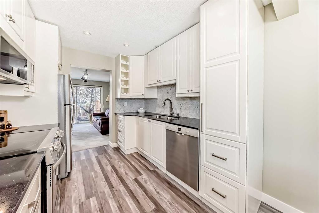 179 Ranchridge Drive NW, Calgary — photo 4 of 39