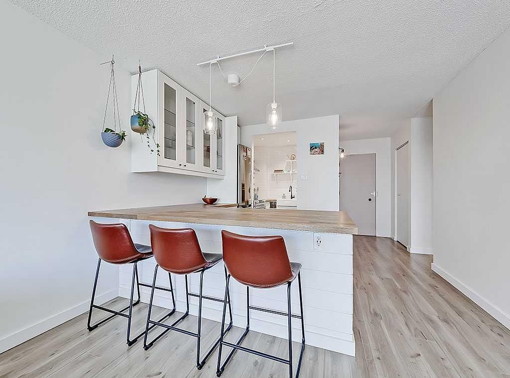 302, 332 Cedar Crescent SW, Calgary — photo 4 of 32