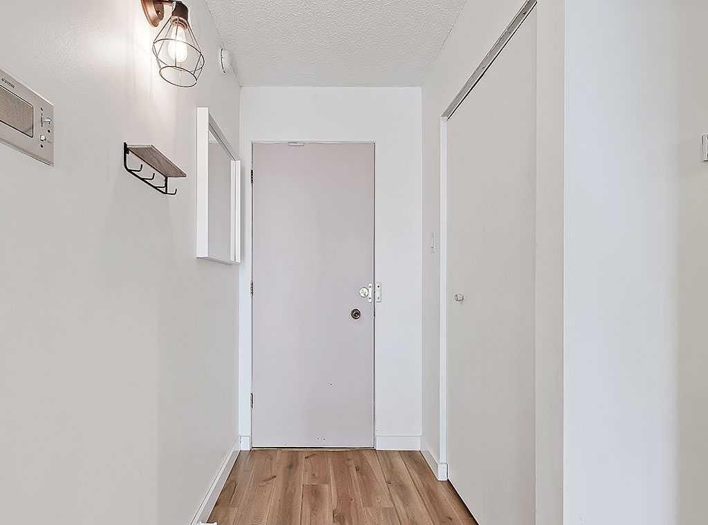 302, 332 Cedar Crescent SW, Calgary — photo 5 of 32