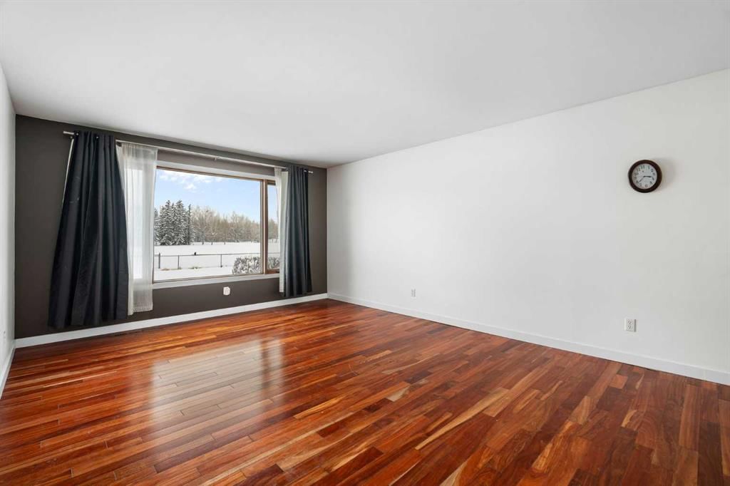 232 Silverview Way NW, Calgary — photo 3 of 50