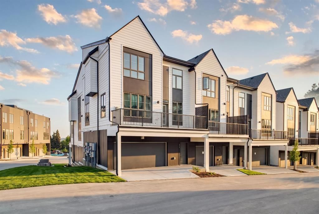 604 Sovereign Common SW, Calgary — main listing photo