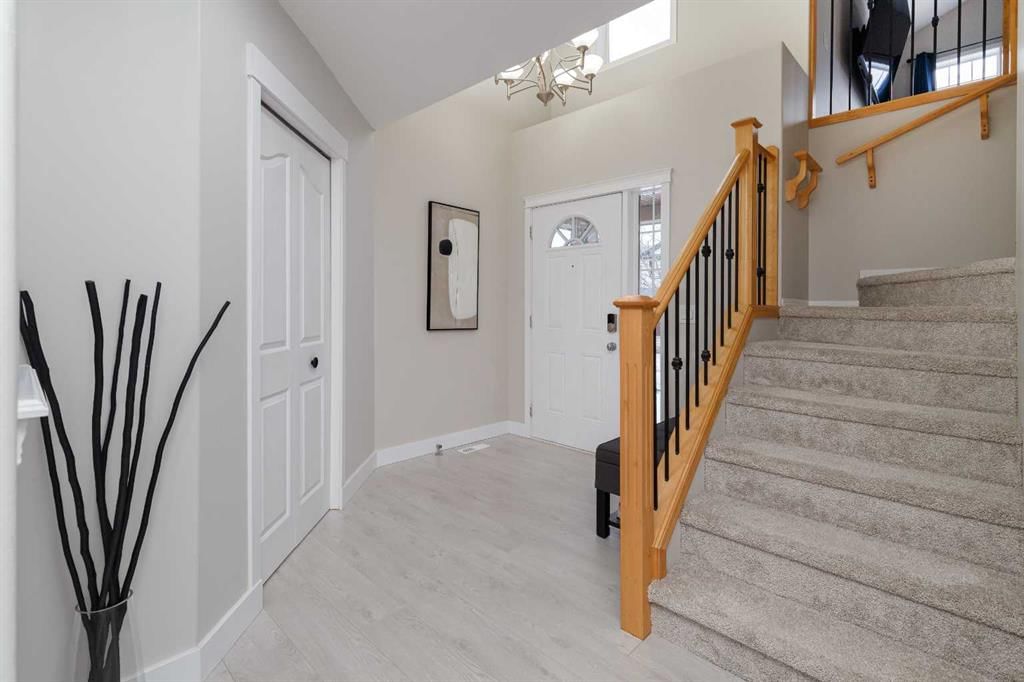 86 Cougarstone Court SW, Calgary — photo 3 of 49