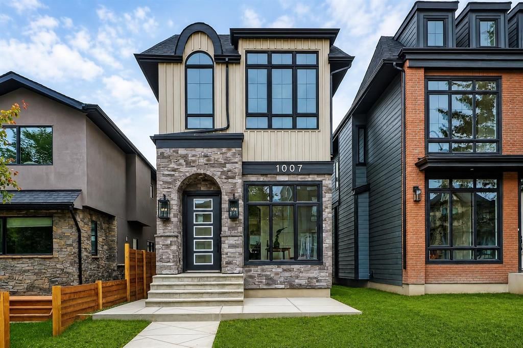 1007 18 Avenue NW, Calgary — photo 2 of 50