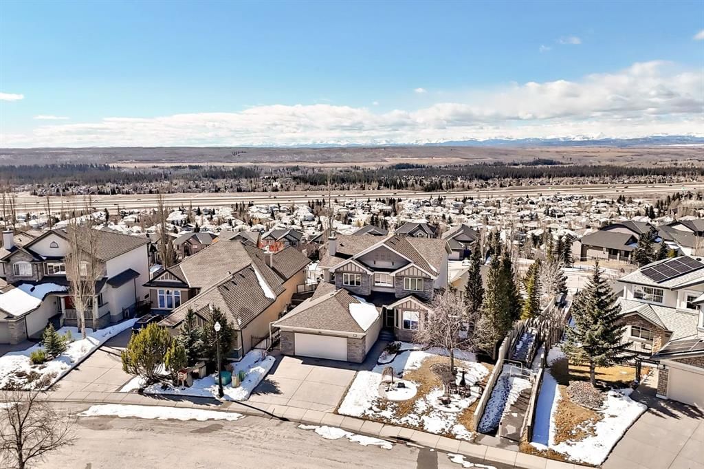 268 Springbluff Bay SW, Calgary — main listing photo