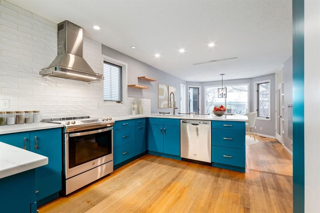 1749 7 Avenue NW, Calgary — photo 4 of 37